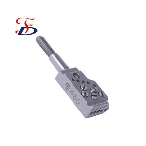 Keturių adatų šešių siūlų adatų spaustukas